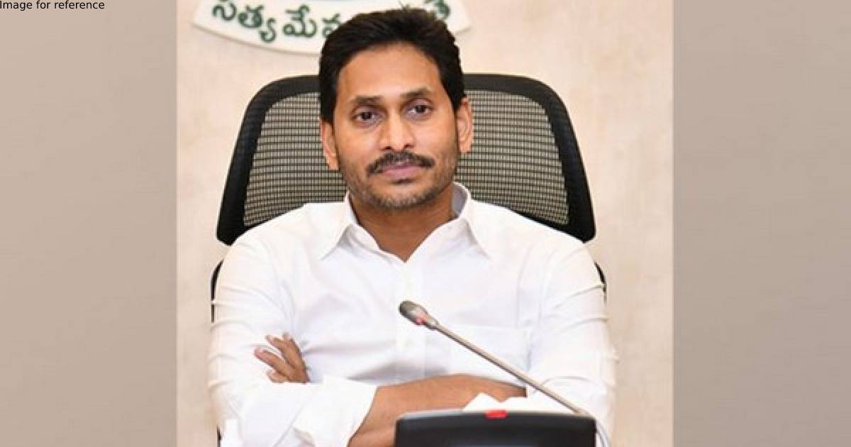 Andhra Pradesh: CM reviews flood situation, directs for ration distribution